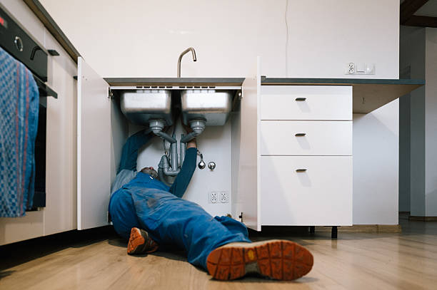 Professional Leak Detection technician working in Hampshire, TN